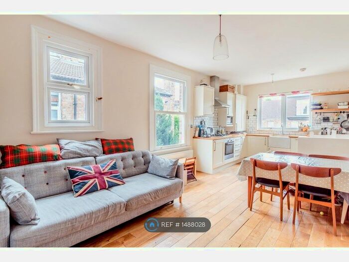 3 Bedroom Maisonette To Rent In Little Ealing Lane, London, W5