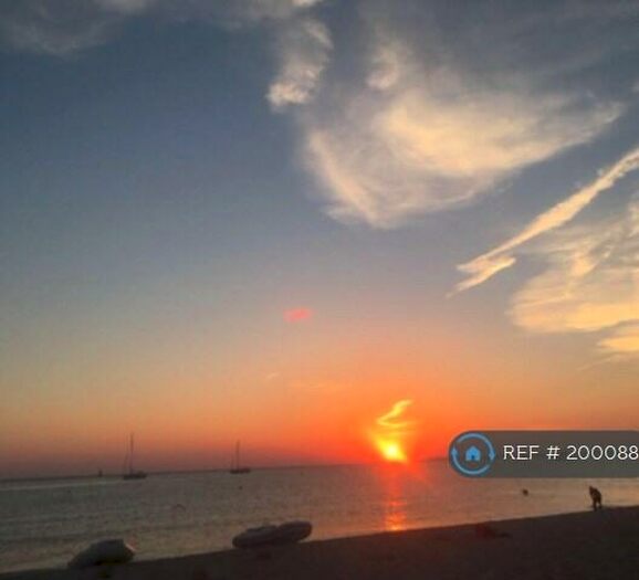 2 Bedroom Flat To Rent In Grand Parade, Leigh On Sea, SS9