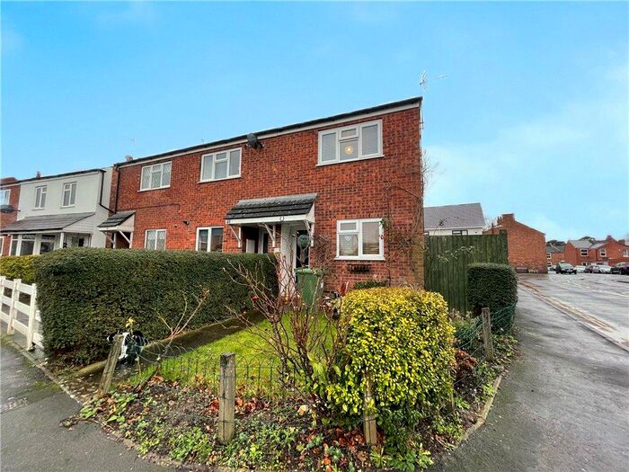 2 Bedroom End Of Terrace House For Sale In Avon Street, Warwick, Warwickshire, CV34