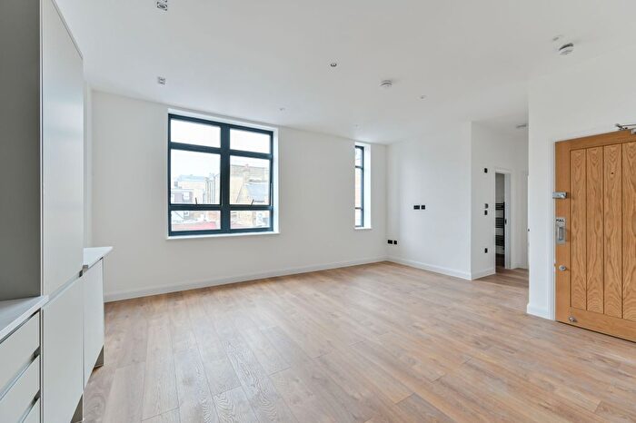 1 Bedroom Flat To Rent In Upper Tooting Road, London, SW17