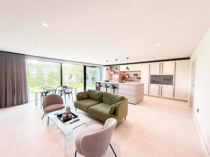 4 Bedroom Detached House For Sale In Sussex Avenue, Didsbury, M20