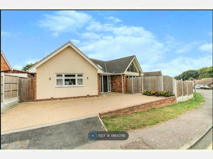 2 Bedroom Detached House To Rent In Walton Gardens, Brentwood, CM13