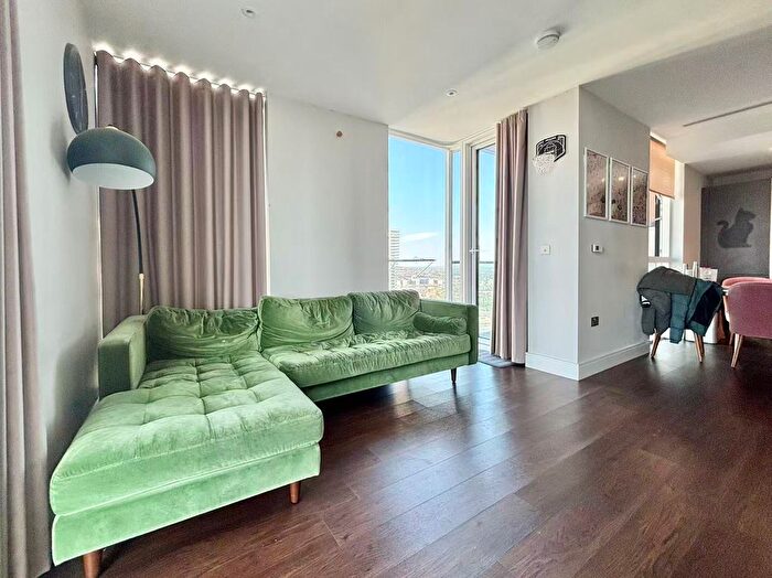 3 Bedroom Flat To Rent In Harbour Way, London, E14