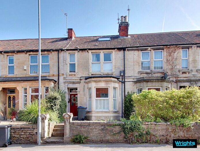 4 Bedroom Terraced House For Sale In Newtown, Trowbridge, BA14