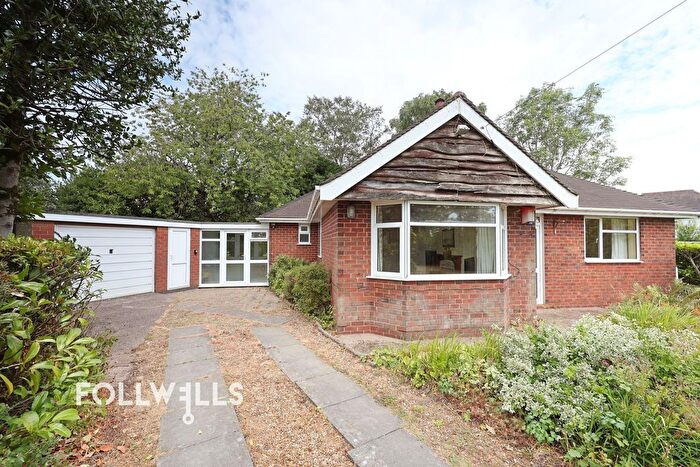 2 Bedroom Bungalow For Sale In Heatherlands Close, Rough Close, ST3