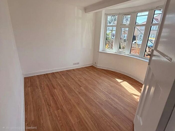 4 Bedroom Semi-Detached House To Rent In Glamis Crescent, Hayes, UB3