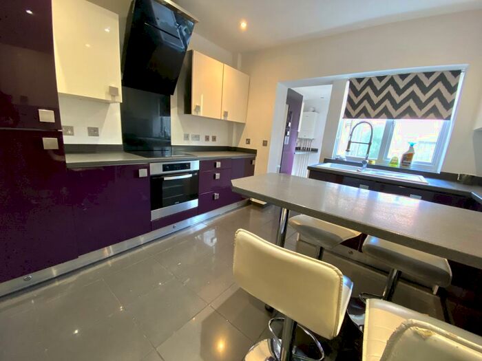 3 Bedroom House To Rent In East Drive, Birmingham, B5