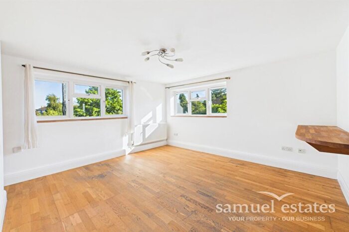2 Bedroom Flat To Rent In Avenue Road, Croydon, London, SE25