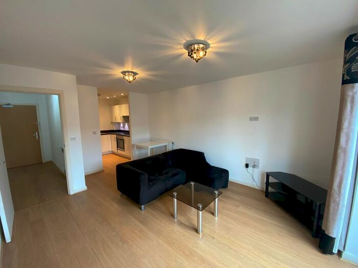 1 Bedroom Flat To Rent In Featherstone Road, Southall, UB2