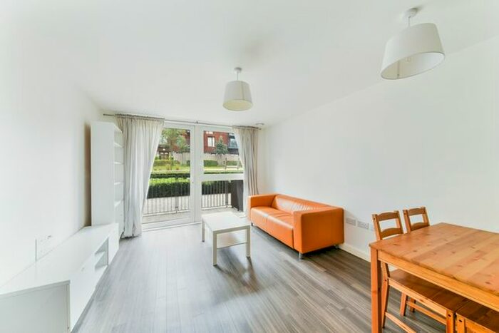 1 Bedroom Flat To Rent In Nyland Court, Greenland Place, Surrey Quays, SE8