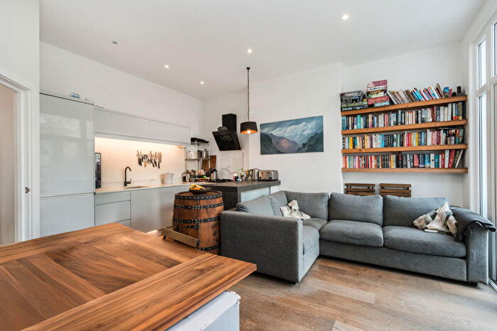 1 Bedroom Flat For Sale In Olive Road, London, NW2