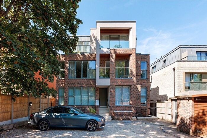 2 Bedroom Flat For Sale In West Hill, London, SW15