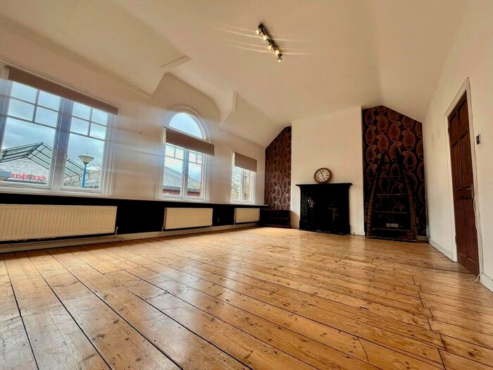 2 Bedroom Apartment To Rent In High Street, Pinner, HA5