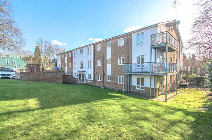 2 Bedroom Flat To Rent In Rickmansworth Road, Watford, Hertfordshire, WD18