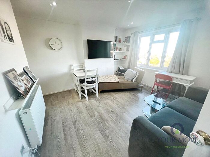 1 Bedroom Flat For Sale In Raby Close, Tividale, Oldbury, West Midlands, B69