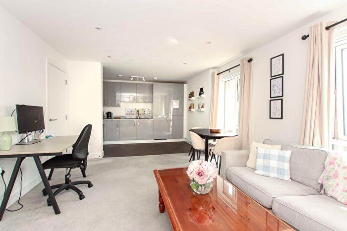 2 Bedroom Flat For Sale In Dacorum Way, Hemel Hempstead, HP1