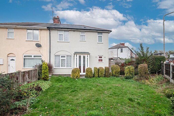 3 Bedroom Semi Detached House For Sale In Bath Road, Tipton, DY4T