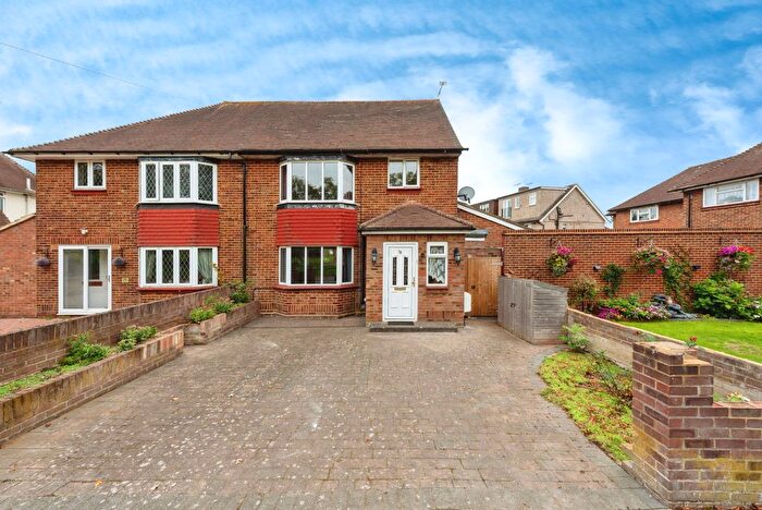 5 Bedroom Semi-Detached House For Sale In Chertsey Road, Feltham, TW13