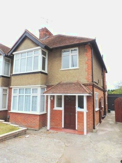 4 Bedroom Semi-Detached House To Rent In Worplesdon Road, Guildford GU2