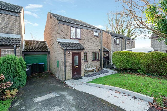 3 Bedroom Link Detached House For Sale In Porteous Close, Two Dales, DE4