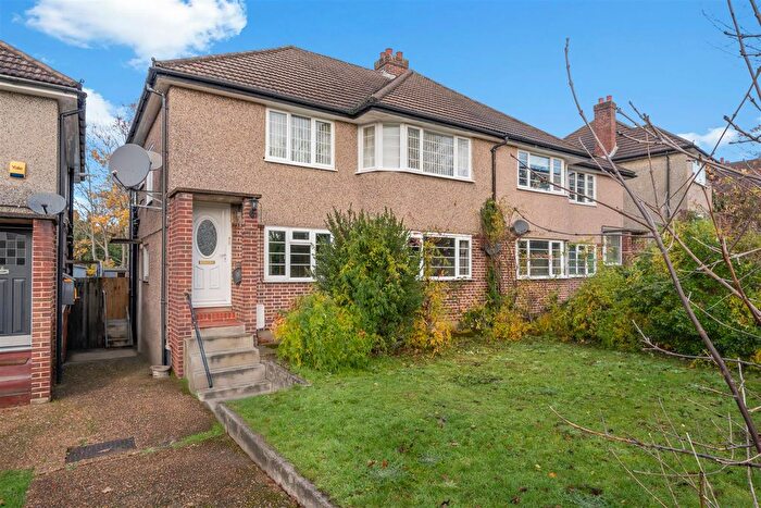 2 Bedroom Maisonette For Sale In Hambledon Gardens, London, SE25