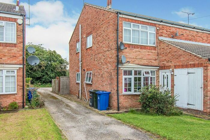 2 Bedroom Flat To Rent In Haldynby Gardens, Armthorpe, Doncaster, South Yorkshire DN3