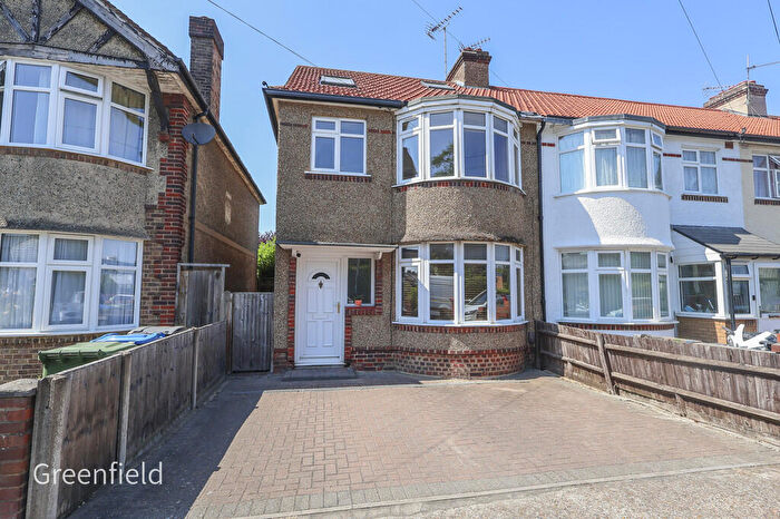 4 Bedroom End Of Terrace House For Sale In Red Lion Road, Surbiton, KT6