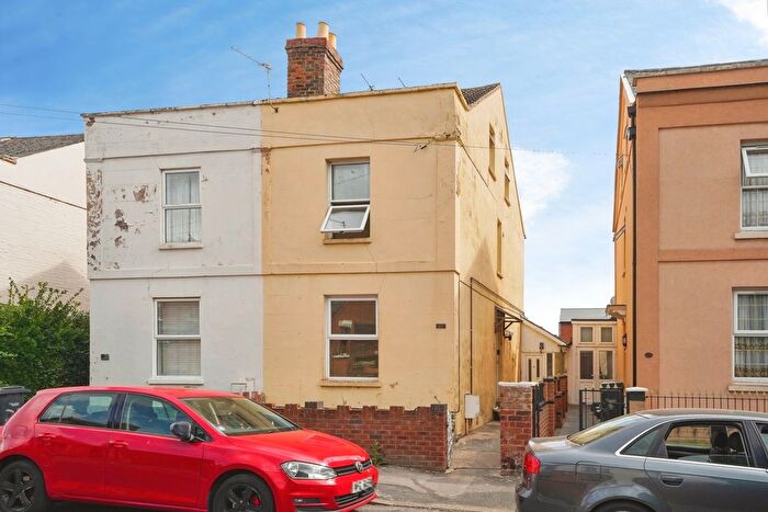 4 Bedroom Semi Detached House For Sale In Conduit Street, Gloucester, Gloucestershire, GL1