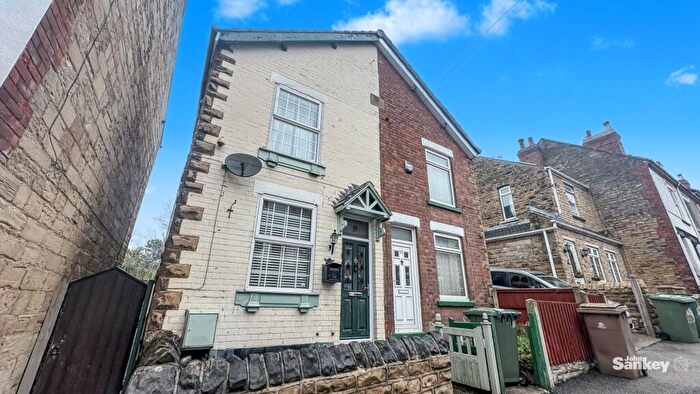 2 Bedroom Semi-Detached House For Sale In Linden Street, Mansfield, NG19
