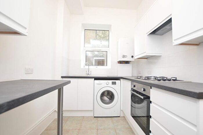 2 Bedroom Flat To Rent In Crystal Palace Park Road, SE26