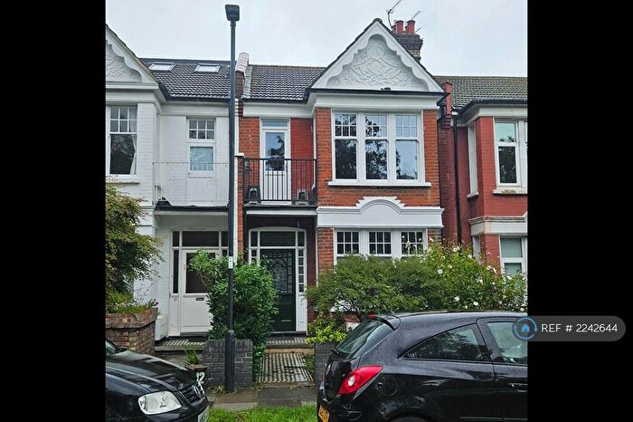 2 Bedroom Flat To Rent In Tewkesbury Terrace, London, N11