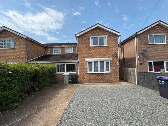 3 Bedroom Semi-Detached House For Sale In Amanda Drive, Louth, LN11