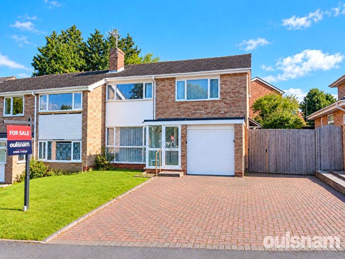 4 Bedroom Semi-Detached House For Sale In Blackfriars Avenue, Droitwich, Worcestershire, WR9