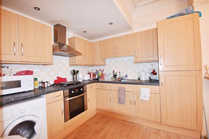 3 Bedroom Flat To Rent In St Georges Terrace, Jesmond, NE2