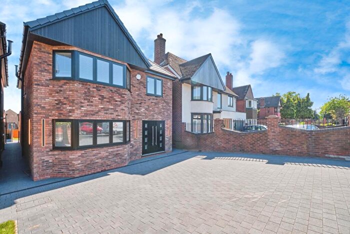 5 Bedroom Detached House For Sale In Newton Road, Great Barr, Birmingham, B43