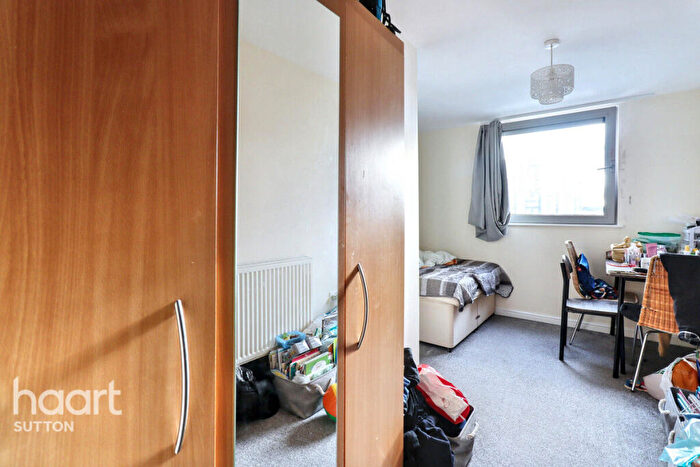 2 Bedroom Apartment For Sale In Throwley Way, Sutton, SM1