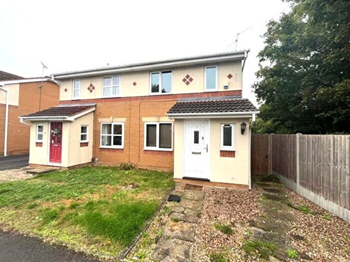 3 Bedroom Semi-Detached House To Rent In King Drive, Bracebridge Heath, Lincoln, LN4