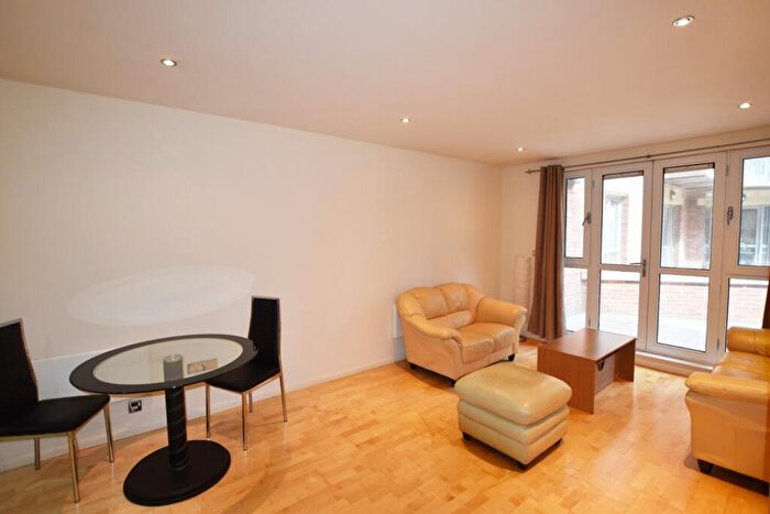 2 Bedroom Apartment To Rent In One Fletcher Gate, Adams Walk, Nottingham, Nottinghamshire, NG1