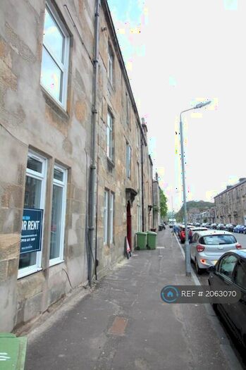 2 Bedroom Flat To Rent In Victoria Street, Dumbarton, G82