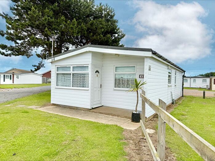 3 Bedroom Chalet For Sale In Newport Road, Hemsby, NR29