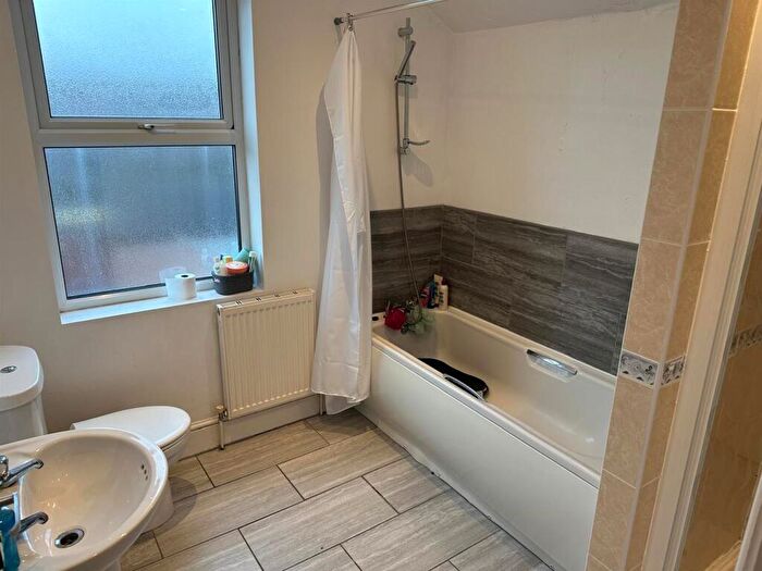 6 Bedroom Semi-Detached House To Rent In **£pppw Excl Bills - Radcliffe Road, West Bridgford, NG2