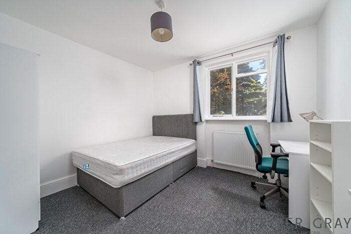 5 Bedroom Flat To Rent In Camden Road, Camden, NW1