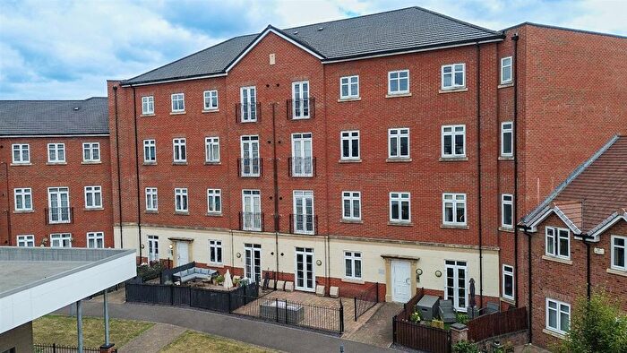 2 Bedroom Flat To Rent In Abbotsbury Court, Rumbush Lane, Solihull, B90