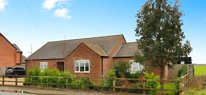 3 Bedroom Detached Bungalow For Sale In Horseshoe Road, Spalding, PE11