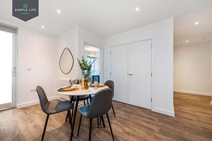 1 Bedroom Apartment To Rent In Bed, Th Floor, Ikon, Beechmont House In Beam Park, RM13