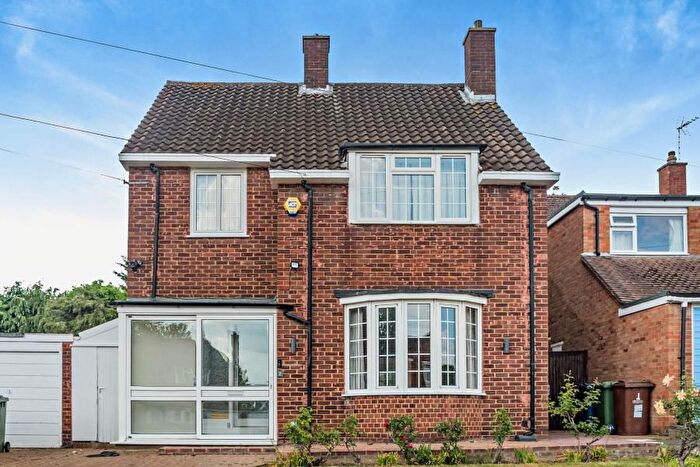 3 Bedroom Detached House To Rent In Buckland Rise, Pinner, HA5