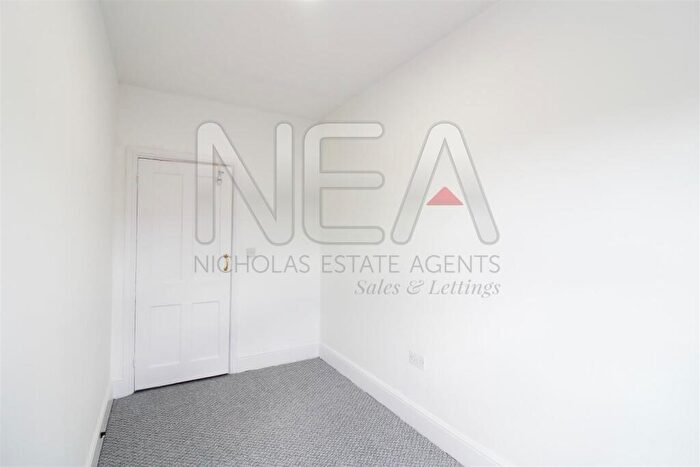 1 Bedroom Apartment To Rent In Priory Avenue, Caversham, Reading, RG4