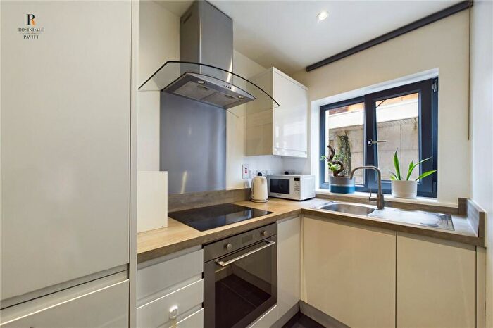 1 Bedroom Apartment For Sale In London Road, Mitcham, CR4