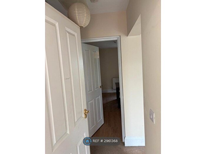 1 Bedroom Flat To Rent In Coronation Road, Bristol, BS3