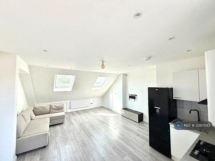 1 Bedroom Flat To Rent In Hervey Close, London, N3